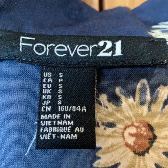 Dress - Picture 6 of 6